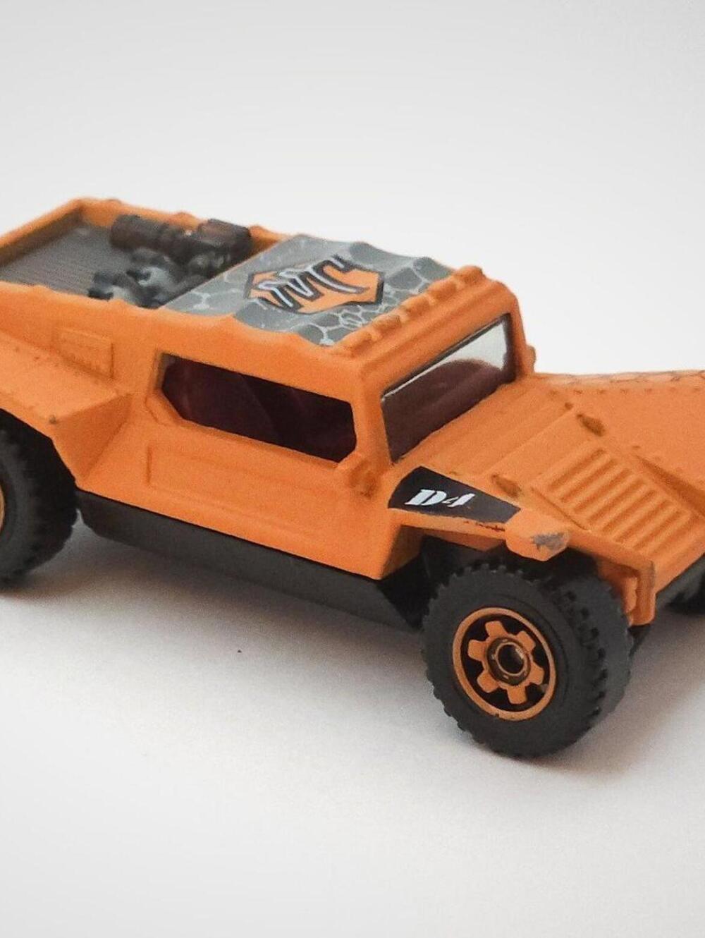 Matchbox Coyote 500 2015 Jurassic World Desert Island Diecast Car Toy